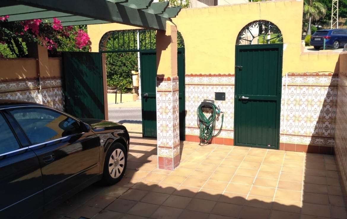 SE ALQUILA CASA ADOSADA EN ALGECIRAS PLAYA GETARES Inmobiliaria